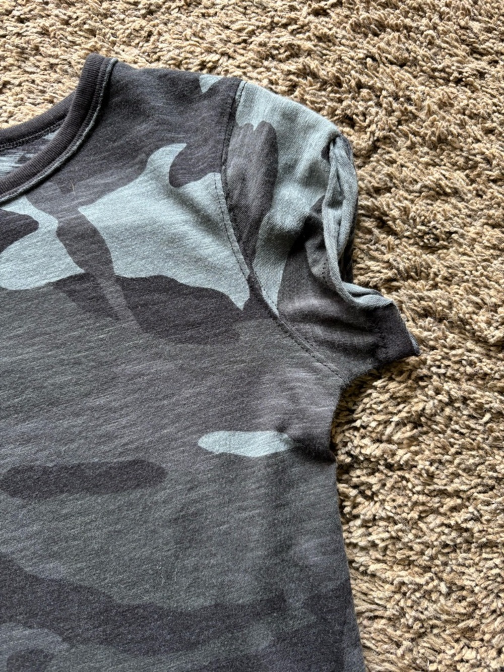 Camo Print Short Sleeve Tee - Gray & Black We the free - Picture 3 of 11